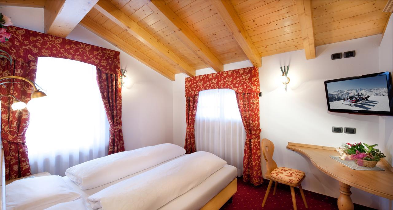 אראבה Hotel Garni Laura מראה חיצוני תמונה